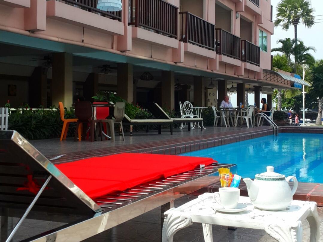 Charming Inn Hotel Pattaya Extérieur photo